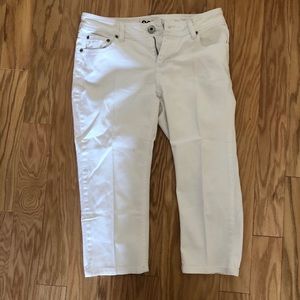 SO white denim capris juniors size 5